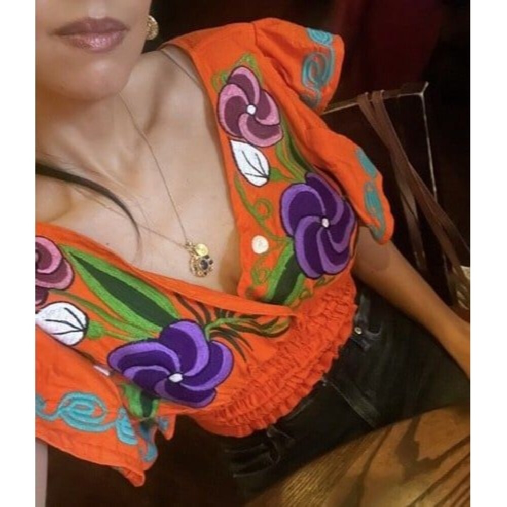 Solei Mexican Artisan Mariposa 100% Cotton Embroidered Floral Crop Ruffle Top L